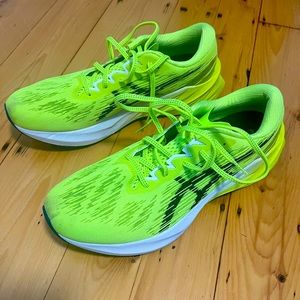 Asics Novablast 3, mens size 12, under in very good condition!